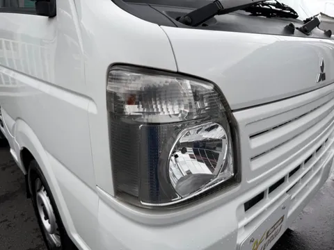 Mitsubishi Minicab Truck