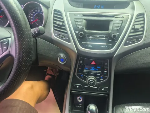 Hyundai Elantra (Avante)