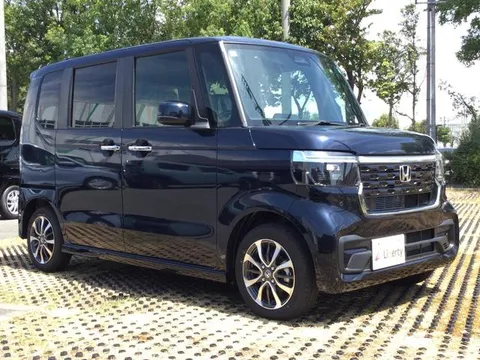 Honda N-BOX Custom