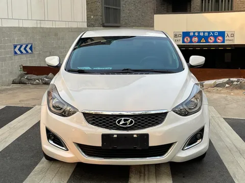 Hyundai Elantra (Avante)