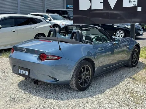 Mazda MX-5 (Roadster)