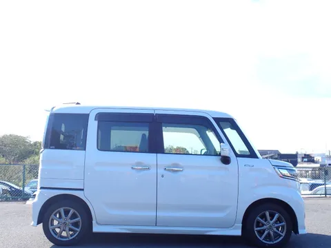 Suzuki Spacia Custom