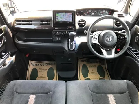 Honda N-BOX Custom