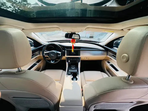 Jaguar XFL