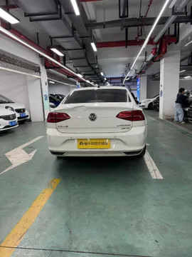 Volkswagen Lamando