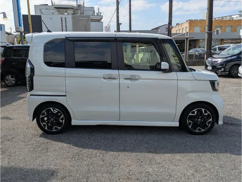 Honda N-BOX Custom