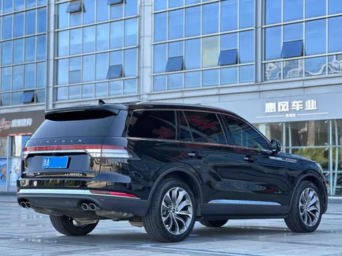 Lincoln Aviator