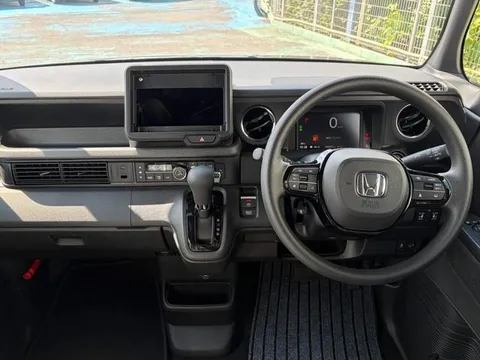 Honda N-BOX Custom