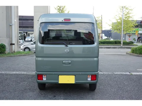 Nissan Clipper Van