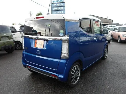 Honda N-BOX Slash