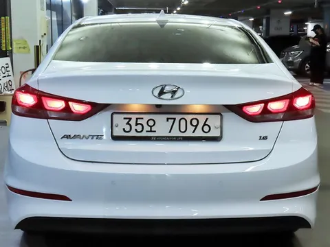 Hyundai Elantra (Avante)