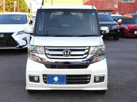 Honda N-BOX Custom