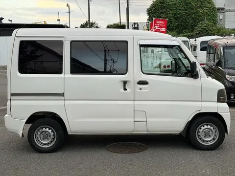 Mitsubishi Minicab Van