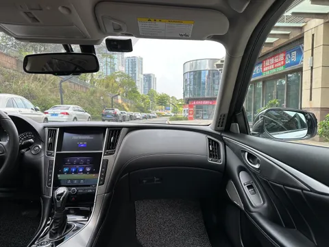 Infiniti Q50L