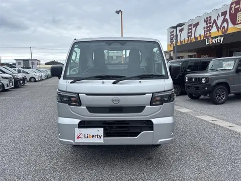 Nissan Clipper Truck