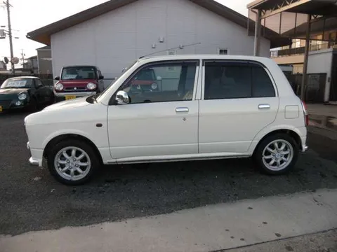 Daihatsu Mira Gino