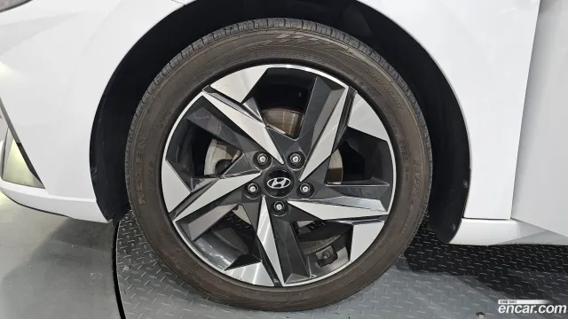 Hyundai Elantra (Avante)