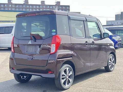 Mitsubishi eK Space