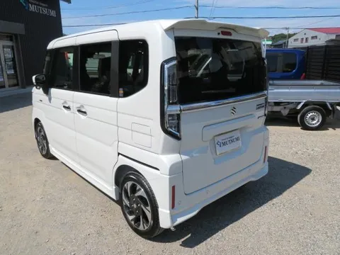 Suzuki Spacia Custom