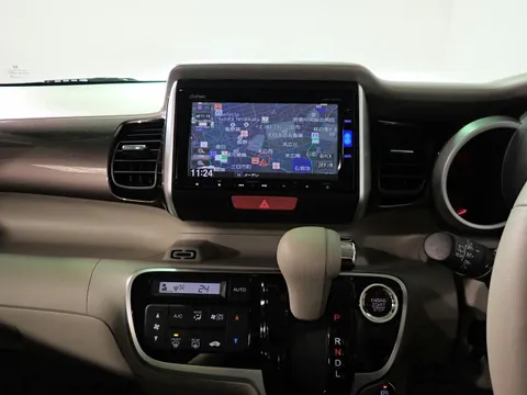 Honda N-BOX Slash