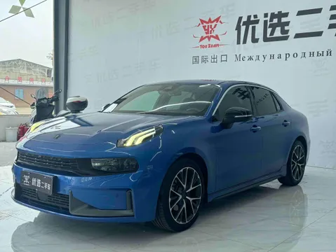 Lynk & Co 03