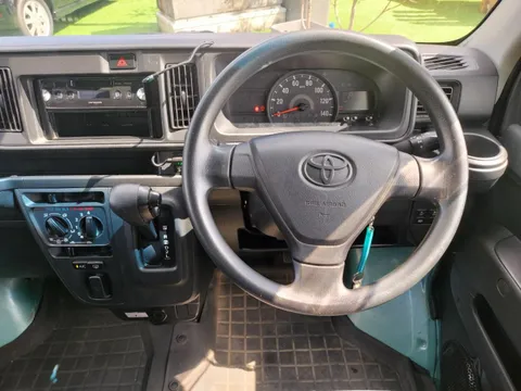 Toyota Pixis Van