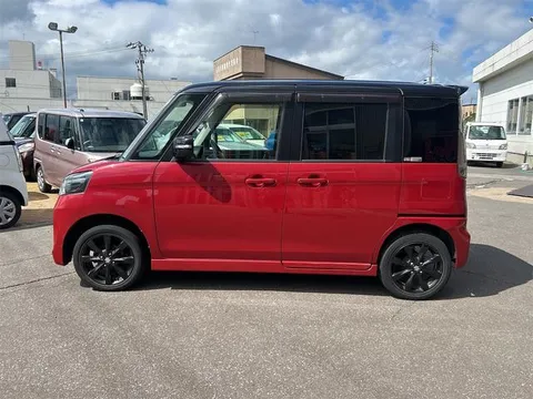 Suzuki Spacia Custom
