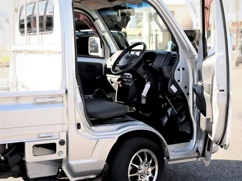 Nissan Clipper Truck