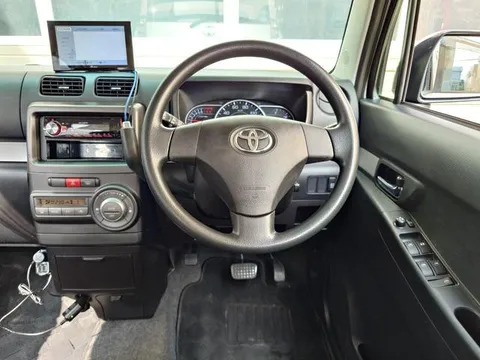 Toyota Pixis Space
