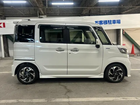 Suzuki Spacia Custom