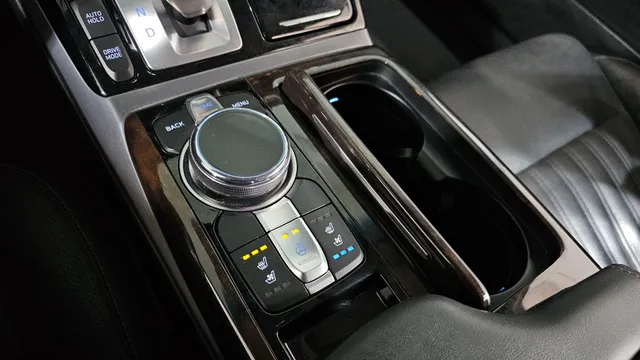 Genesis G90 (EQ900)