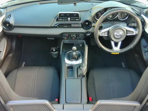 Mazda MX-5 (Roadster)