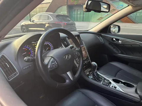 Infiniti Q50L