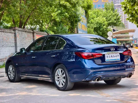 Infiniti Q50L