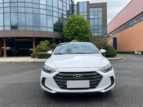 Hyundai Elantra (Avante)