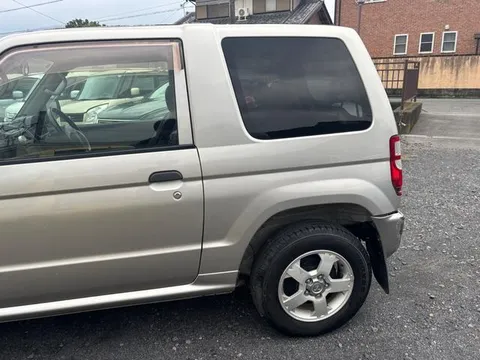 Mitsubishi Pajero Mini