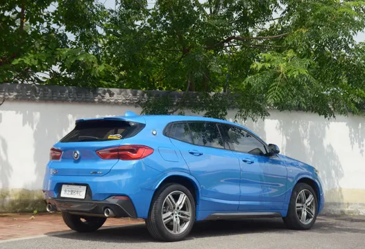BMW X2