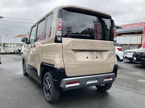 Mitsubishi Delica Mini