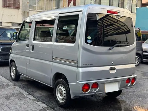 Mitsubishi Minicab Van
