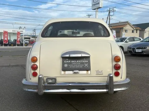 Mitsuoka Viewt
