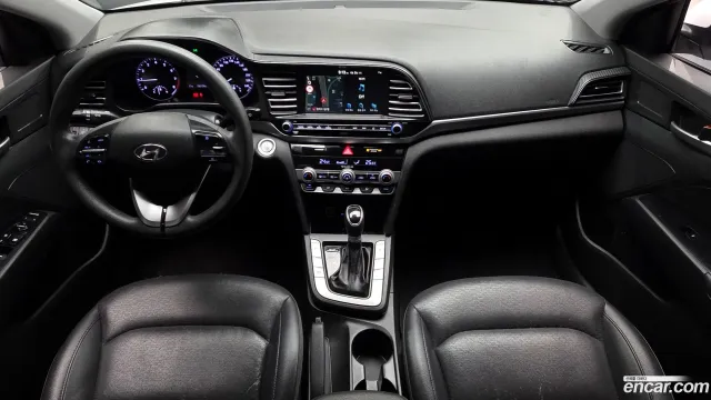 Hyundai Elantra (Avante)