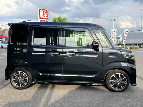 Suzuki Spacia Custom
