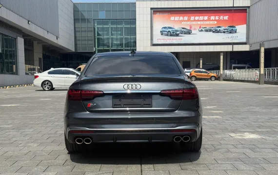 Audi S4