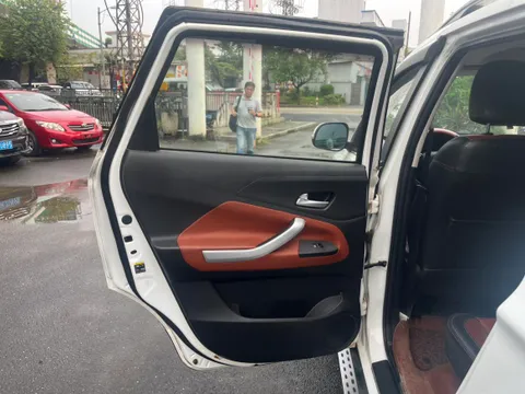 BAIC S3