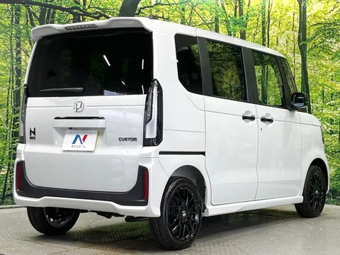 Honda N-BOX Custom