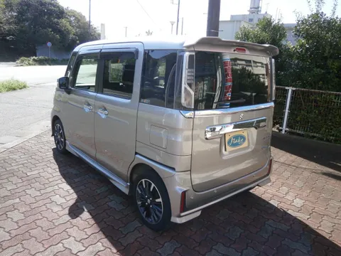 Suzuki Spacia Custom