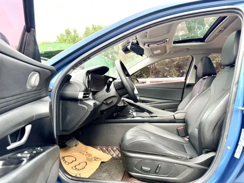 Hyundai Elantra (Avante)