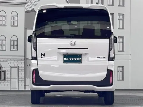 Honda N-BOX Custom