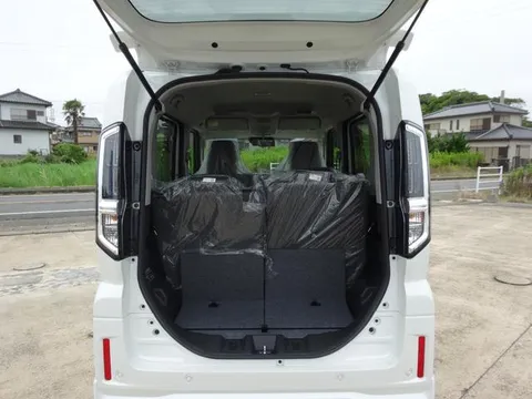 Suzuki Spacia Custom