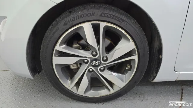 Hyundai Elantra (Avante)